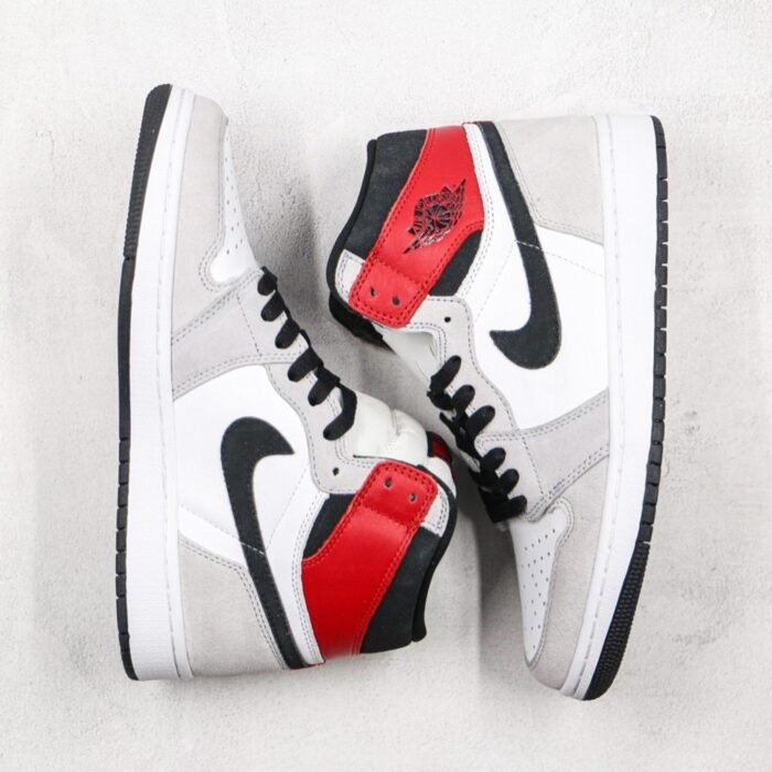 Air Jordan 1 Retro High OG 'Smoke Grey' - Image 4
