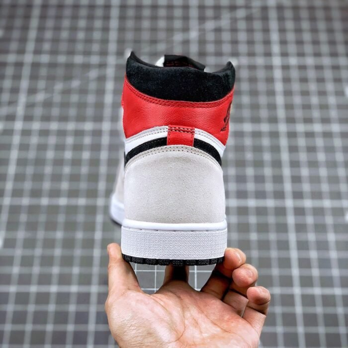 Air Jordan 1 Retro High OG 'Smoke Grey' - Image 3