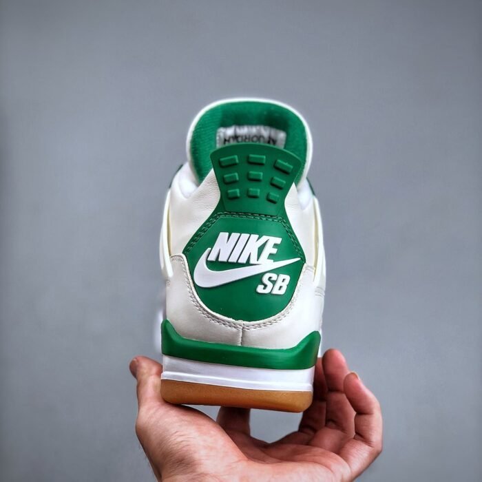 Nike SB x Air Jordan 4 Retro 'Pine Green' - Image 7