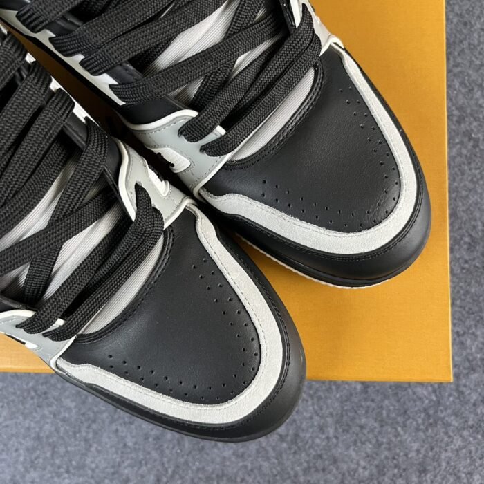LV Trainer #54 'Black' - Image 4