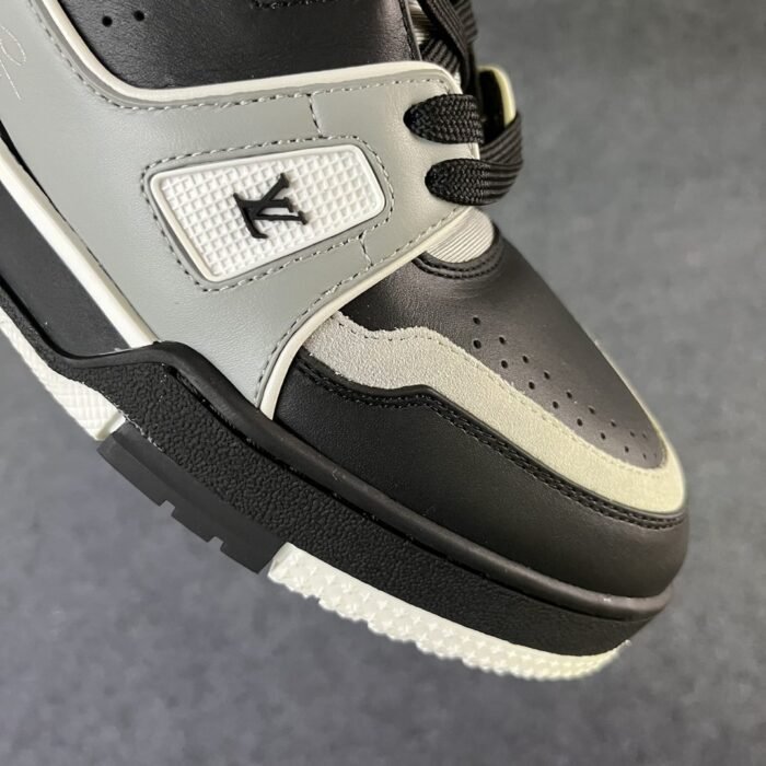 LV Trainer #54 'Black' - Image 8