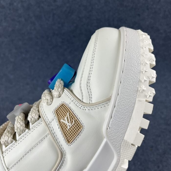 LV Trainer Maxi 'White' - Image 8