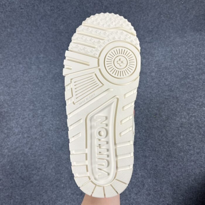 LV Trainer Maxi 'White' - Image 6