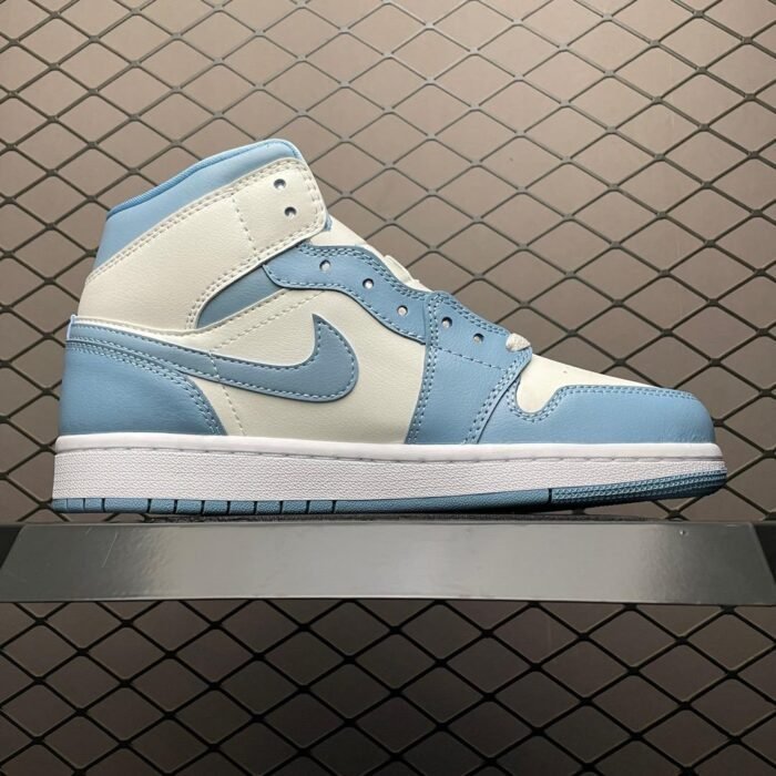 Wmns Air Jordan 1 Mid 'University Blue' - Image 3
