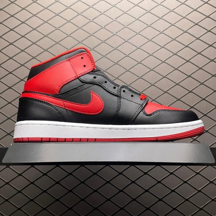 Air Jordan 1 Mid 'Alternate Bred' - Image 3