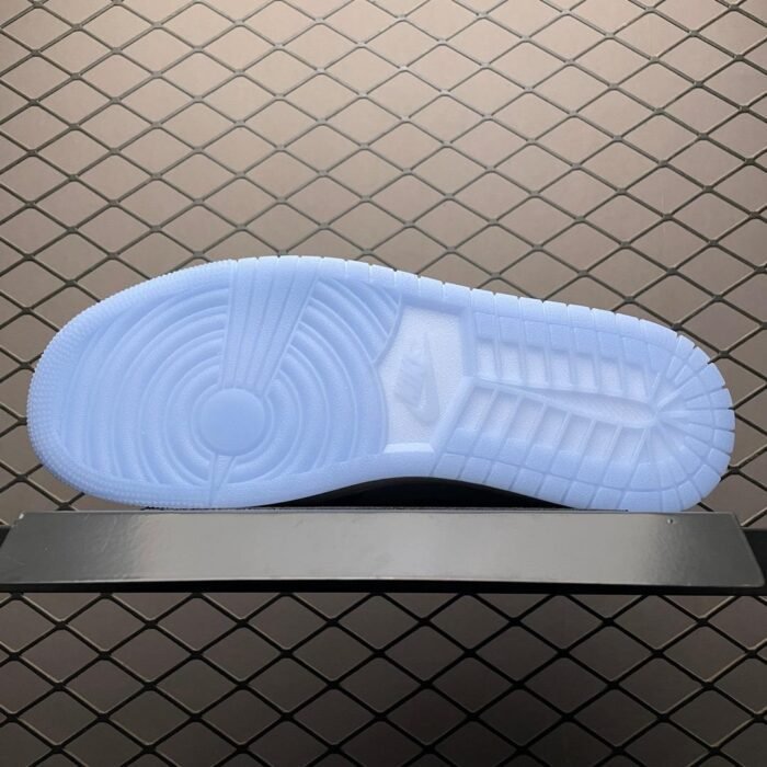 Air Jordan 1 Low SE 'Concord' - Image 5