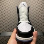 Wmns Air Jordan 1 Mid 'University Black White' - Image 6