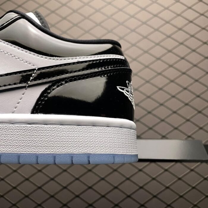 Air Jordan 1 Low SE 'Concord' - Image 8