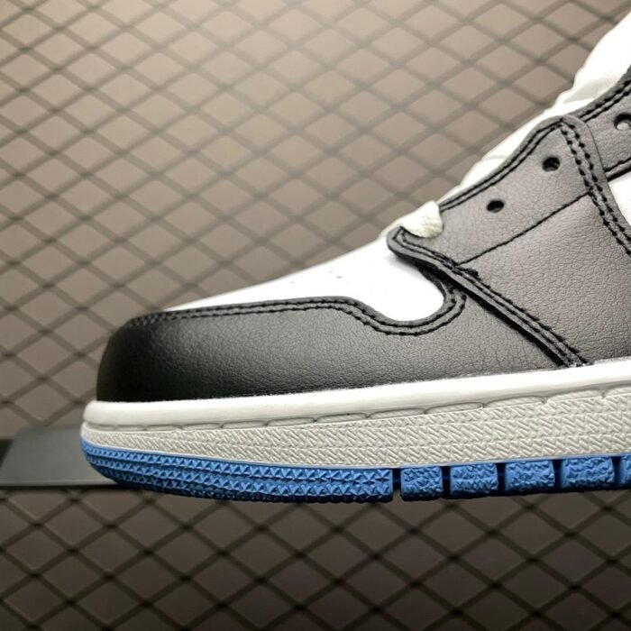 Wmns Air Jordan 1 Mid 'University Black White' - Image 4