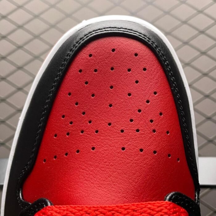 Air Jordan 1 Mid 'Alternate Bred' - Image 9