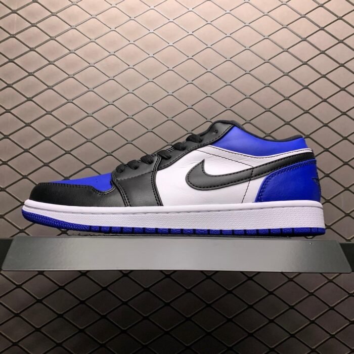 Air Jordan 1 Low 'Royal Toe' - Image 2
