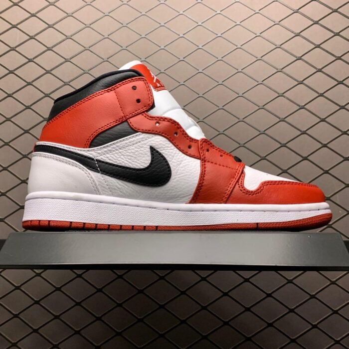 Air Jordan 1 Mid 'Chicago Black Toe' - Image 3