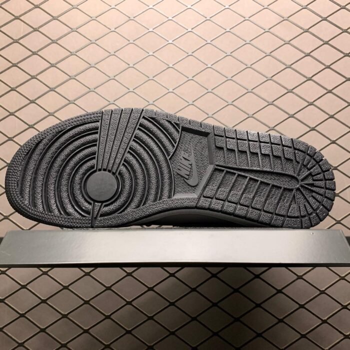 Air Jordan 1 Mid SE 'Red Black Toe' - Image 8