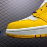 Air Jordan 1 Mid SE 'Lakers' - Image 4