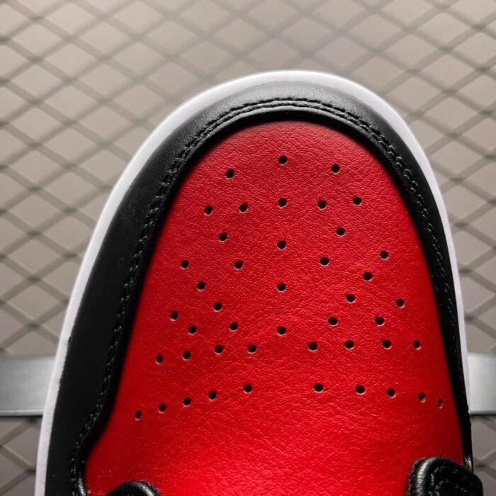 Air Jordan 1 Mid 'Bred Toe' - Image 9