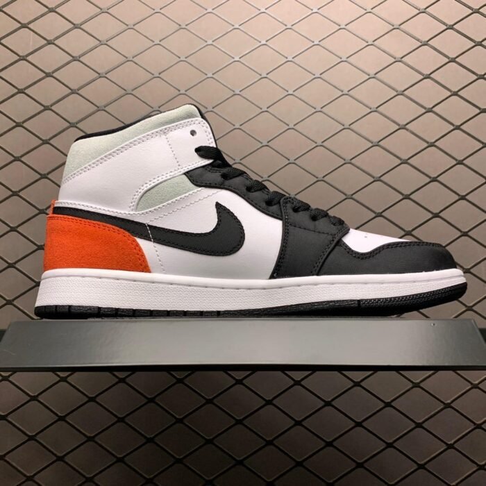 Air Jordan 1 Mid SE 'Red Black Toe' - Image 3