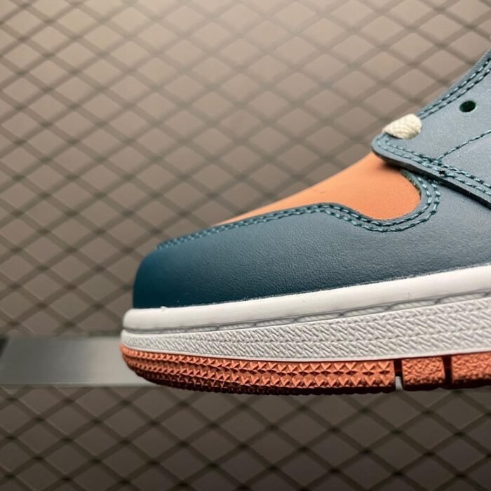 Wmns Air Jordan 1 Mid 'Dark Teal Green' - Image 4