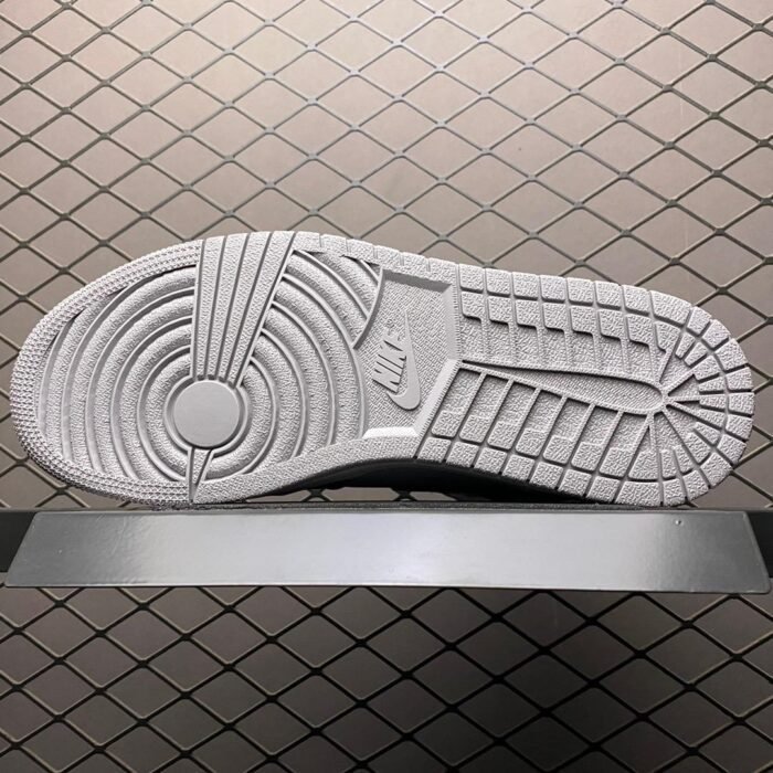 Air Jordan 1 Mid 'Light Smoke Grey' - Image 8