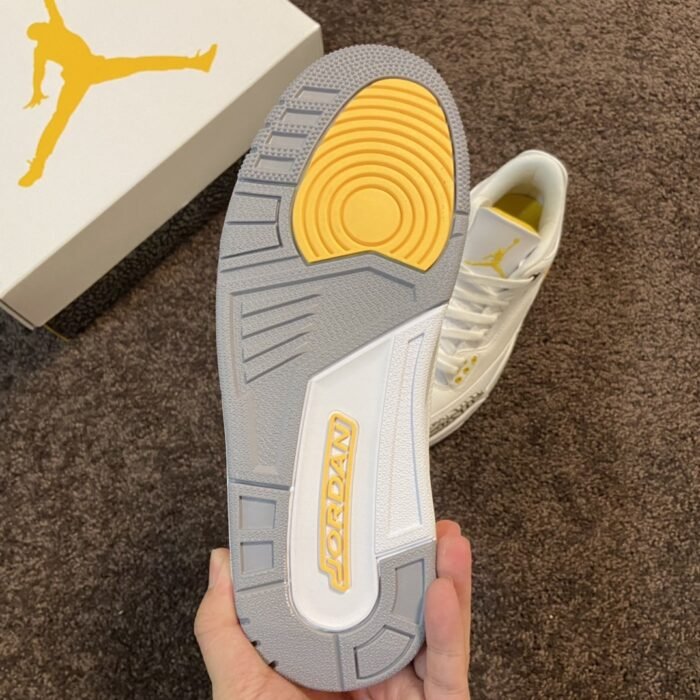 Wmns Air Jordan 3 Retro 'Laser Orange' - Image 7