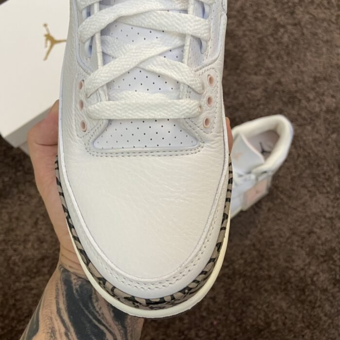 Wmns Air Jordan 3 Retro 'Neapolitan' - Image 4
