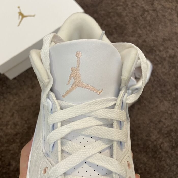 Wmns Air Jordan 3 Retro 'Neapolitan' - Image 5