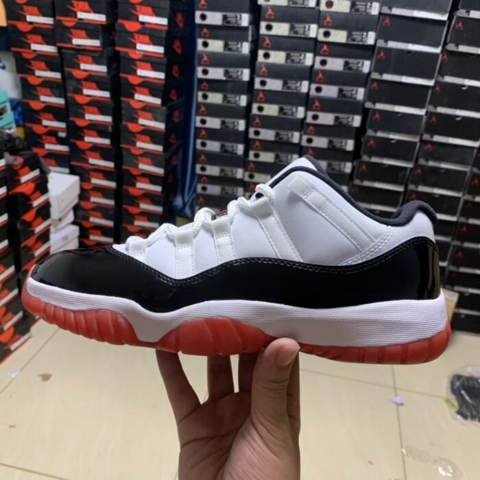 Air Jordan 11 Retro Low 'Concord-Bred' - Image 2