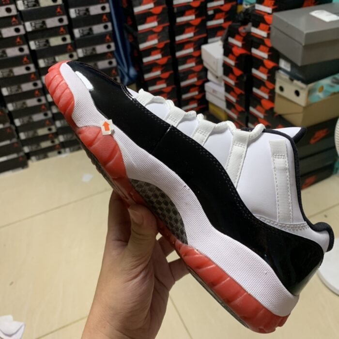 Air Jordan 11 Retro Low 'Concord-Bred' - Image 3