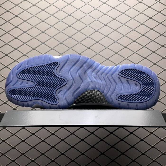 Wmns Air Jordan 11 Retro 'Midnight Navy Velvet' - Image 8